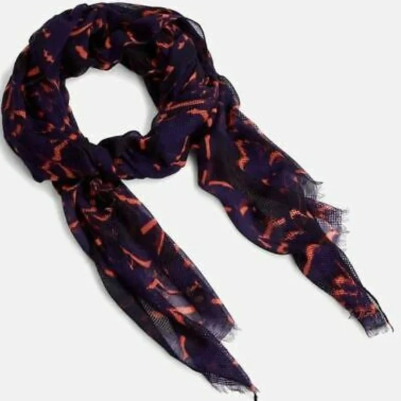 Vera Bradley printed basket weave scarf, blue - Picture 2 of 6